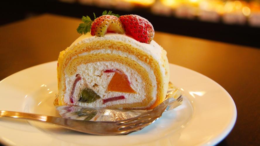 桌面壁纸 美食 面包甜点 > 高清草莓蛋糕图片壁纸分辨率:(5120x2880))