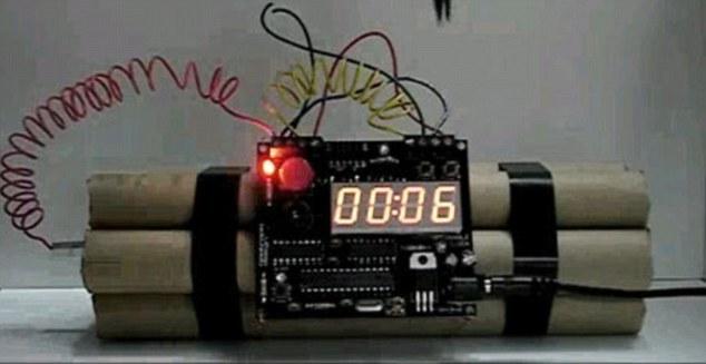 这定时炸弹是要剪哪根线才不炸.