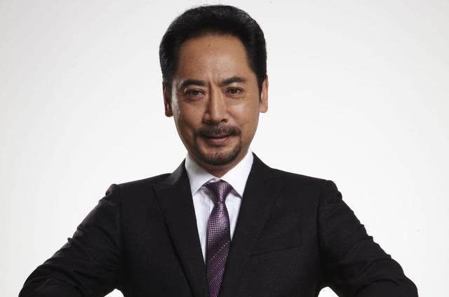 57岁特型演员刘劲:一顿饭情定今生,幸福满满!