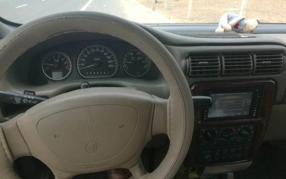 空调倍儿凉,大灯音响导航倒车影像雷达玻璃升降天窗前后雨刷喷水统统