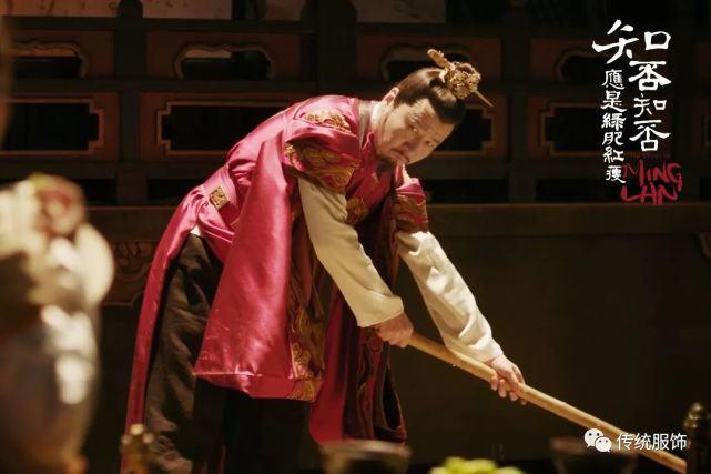 《知否》里打马球用的绑带,是古风版"背背佳"么?