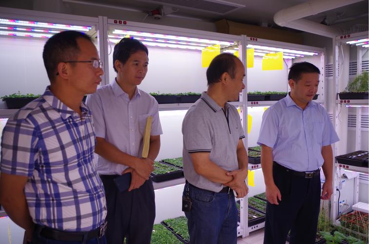 龙岩市林业局局长张田华一行到我院参观