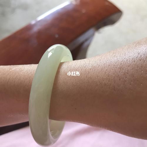岫玉手镯_手镯_玉镯_时尚_配饰_首饰