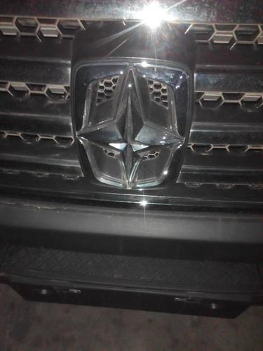 这个四角星车标是什么车的标志,本车类似依维柯那种?