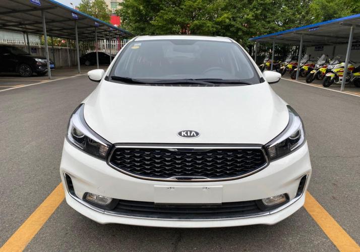 2018年1月起亚k32016款16l自动gls白色自动档