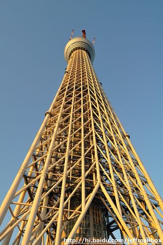 观赏工事中的世界第一高塔---东京天空树