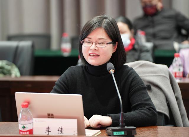 李佳,副教授,浙江大学跨文化与区域研究所副所长,学生国际化能力培养
