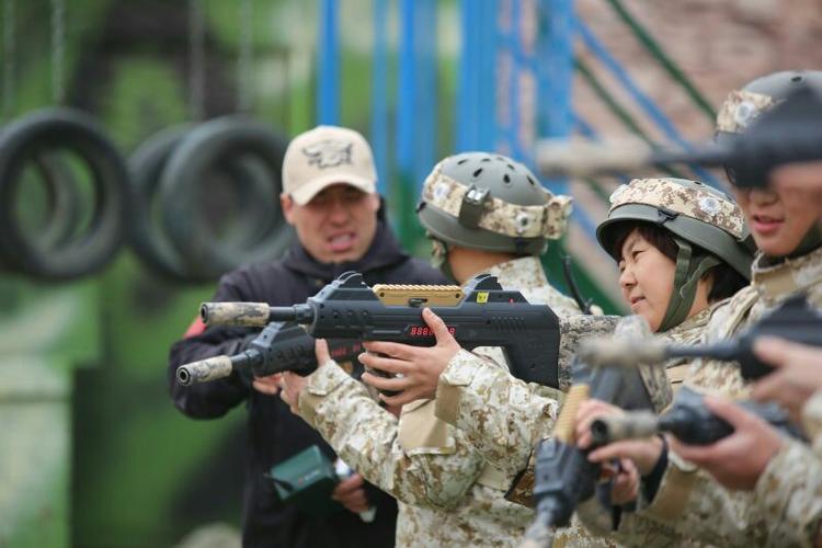 展现真我风采!军魂真人cs激情枪战欢迎朋友们!