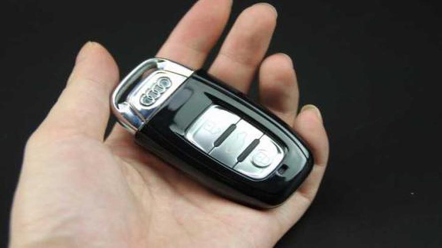 奥迪q2l车钥匙电池怎么换