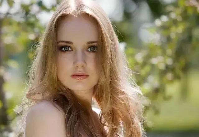 或是金发碧眼的俄罗斯美女还是精致有趣的套娃风格鲜明的大教堂你