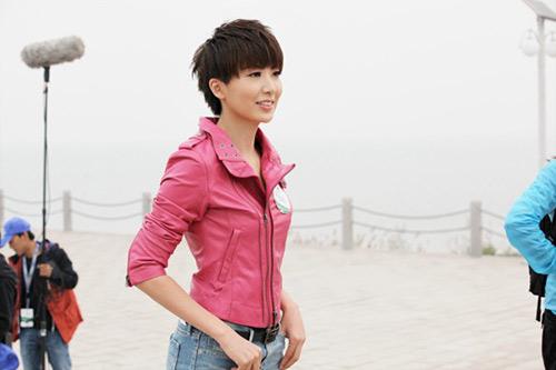  p>紫檀,央视美女 a target="_blank" href="/item/主播/713687" data