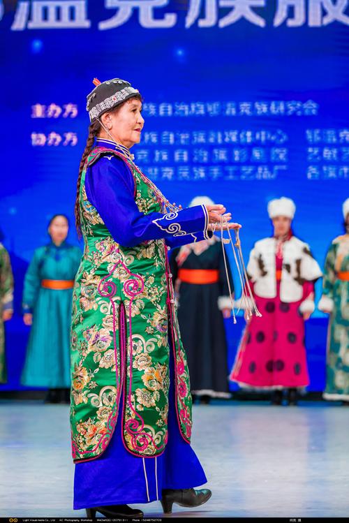 呼伦贝尔鄂温克族服装服饰大赛2020(1)