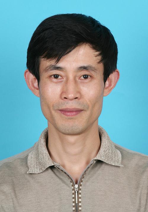 现任萧山区发改局党委委员,区发展改革纪工委书记.1
