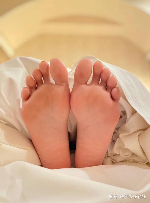 有没有脚底粉红的女孩子?