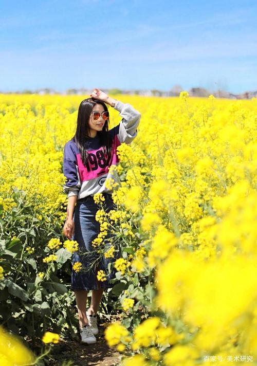 旅游街拍|新化的油菜花美美哒,美女比花更美哦!