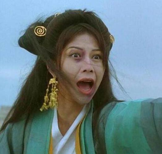 叫人家小甜甜,现在新人胜旧人了,叫人家牛夫人",虽然戏份不多,但表演