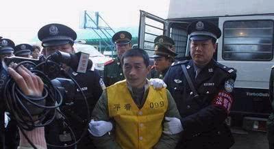 而赵华为在接到警方调查后向警方报案时黄勇也去看了热闹,他很
