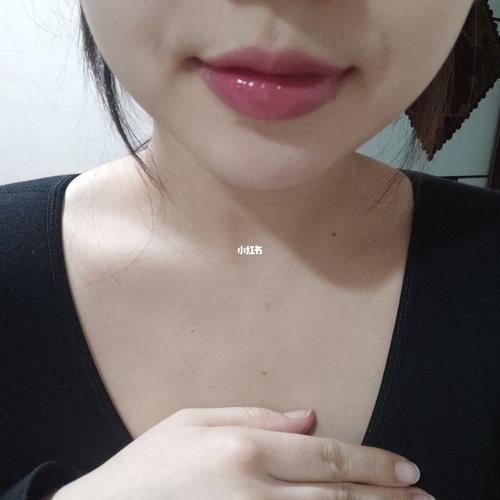 雅诗兰黛圣诞套装 唇膏184 唇彩107_唇彩_唇膏_白皮_雅诗兰黛怎么样