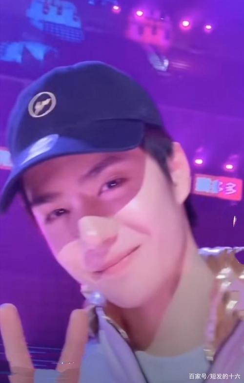 结束王一博结束《街舞》加入庆祝宴会,不跟老板喝酒太