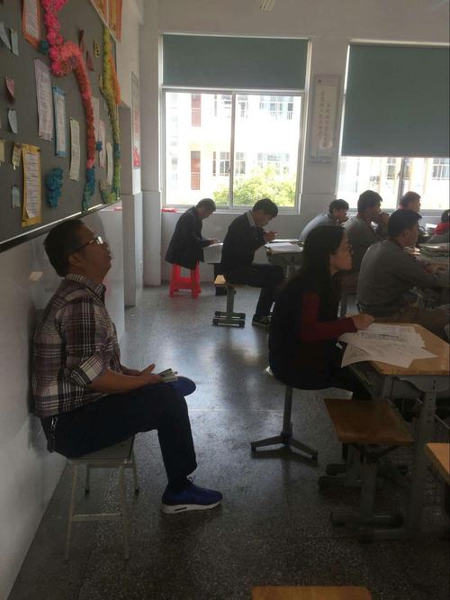伴随精彩 传播素养——记崇真中学生物组杨志丰老师