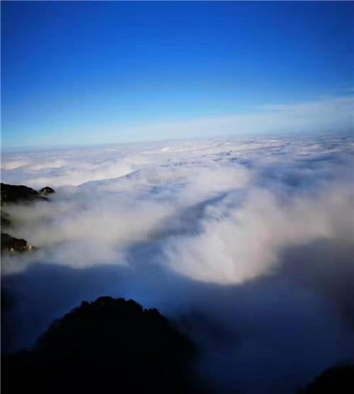 雨后泰山再现云海美景