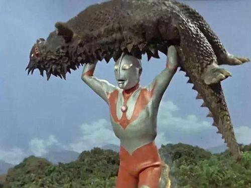 迪迦奥特曼号称宇宙第一凶暴怪兽的亚那加基为什么这么菜