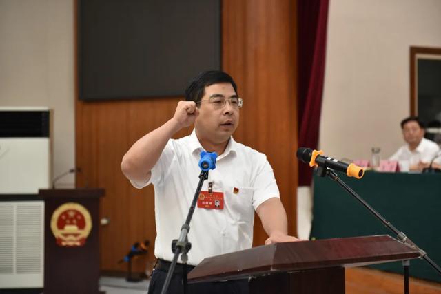 王兴勇当选淅川县人民政府县长