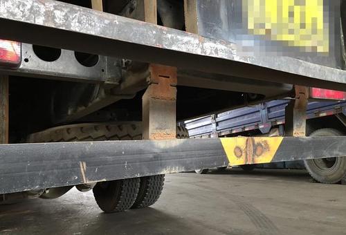 货车后保险杠喷漆图形 大货车后保险杠图片