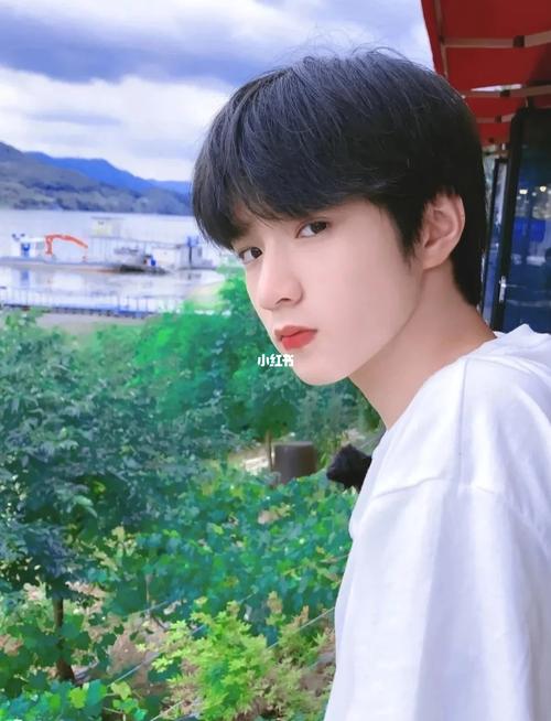 刘耀文图片~_刘耀文_娱乐_明星娱乐资讯