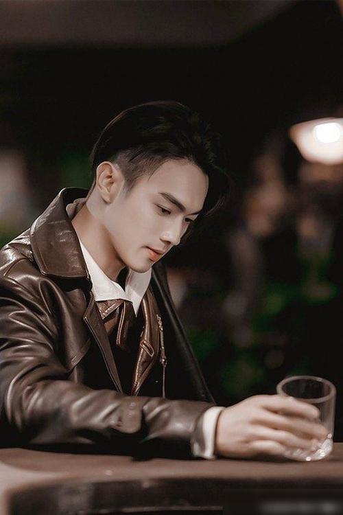 《烈火军校》"顾燕帧"美图分享,玩世不恭的富家子,和白鹿好配