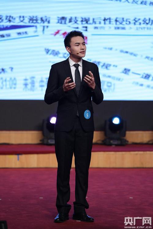 日期: 2015-10-18 18:30:00 标签:第二届全国大学生主持人大赛