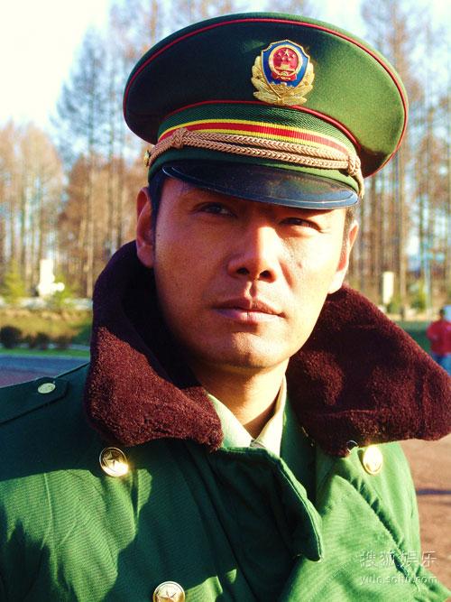 内地电视   搜狐娱乐讯   端午期间,银幕硬汉邵兵的新戏《绿色卫士》