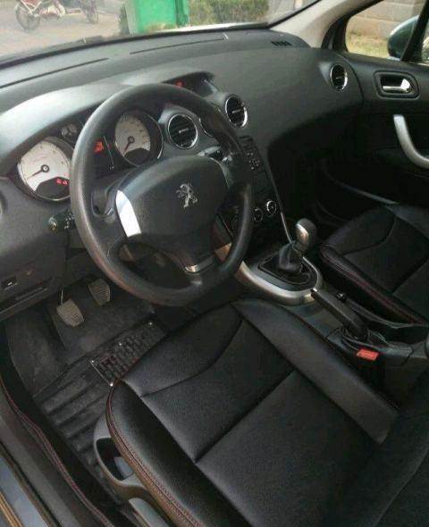 标致408 2012款 1.6 手动 豪华版(深内饰)