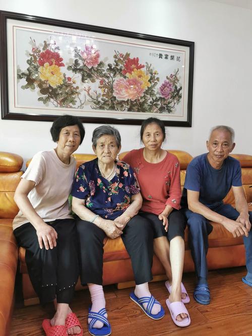 大姑小姑,姑爹来家中看老娘
