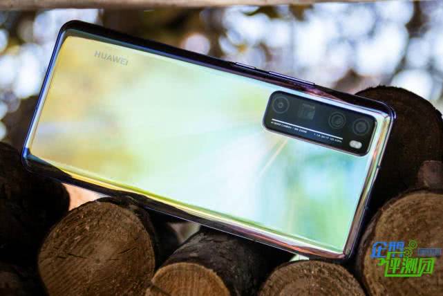 华为发布nova7系列手机搭载麒麟985处理器售价2999元起测评