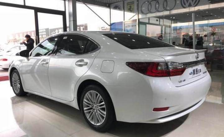 雷克萨斯eses200精英型白色自动档