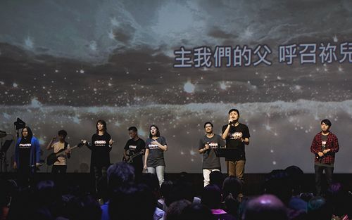 蔡依纯,赵治德 编辑 媒体部 2018年底,约书亚乐团来到高雄举办敬拜