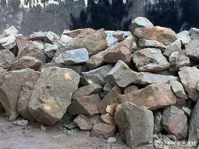 通常,砌块直径≥300,根据其平整度,可分为无规毛石和平整毛石.不