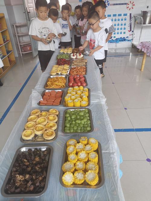 陕坝和美幼儿园博士三班《快乐自助餐,开心大聚会》