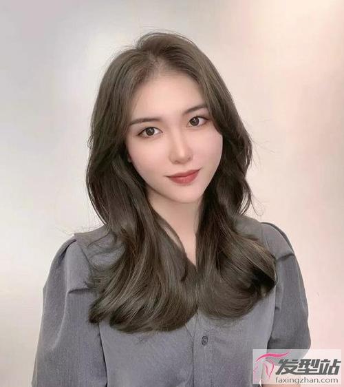 2021长发烫卷发型精选超人气女神烫卷发型