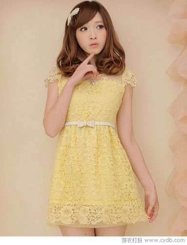 欧根纱蕾丝连衣裙