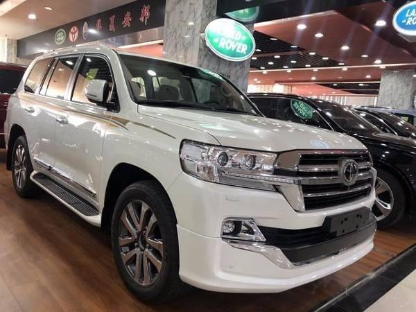 2019款丰田陆巡5700 v8引擎大型suv解读