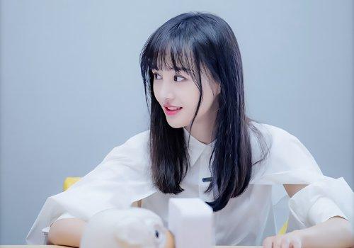留长发的郑爽比剪短发更像小仙女郑爽最新长卷发造型欣赏