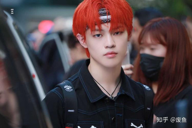 如何评价钟辰乐的颜?