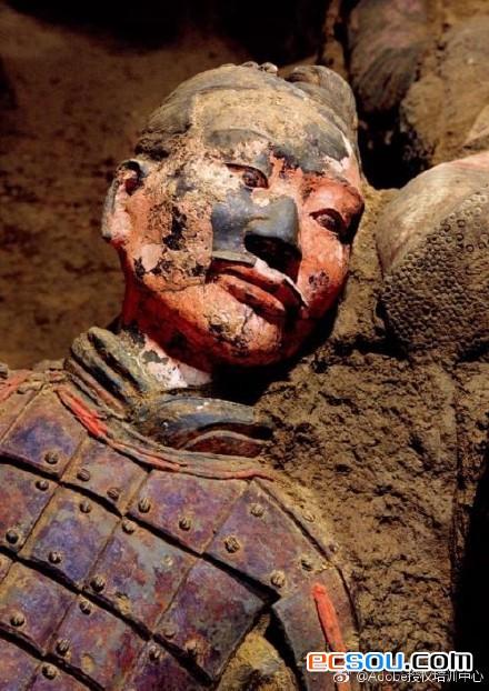 首页 微头条 娱乐·休闲 03 正文  秦始皇陵彩色兵马俑,秦始皇的