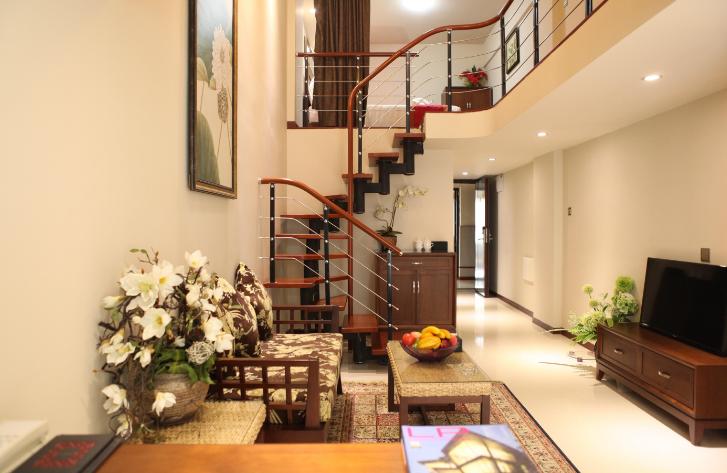 复式其他客厅装修实景图片欣赏-无阳台客厅榻榻米美式古典装修效果图