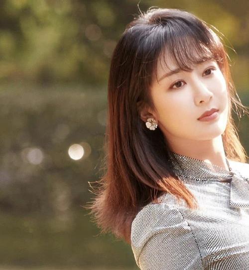 杨紫初冬和煦写真
