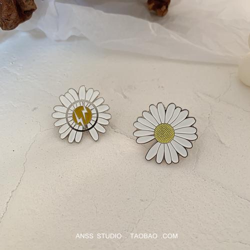 【anss】权志龙同款小雏菊符号闪电胸针男女 小清新花朵徽章配饰