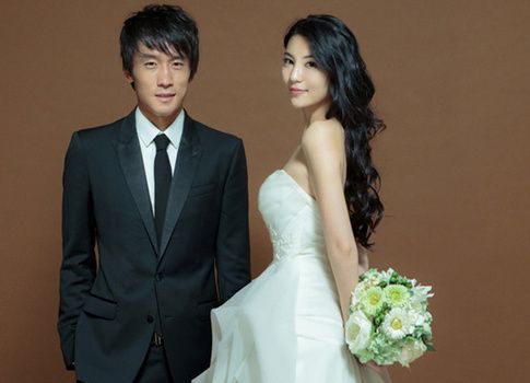 前国脚杜威婚纱照曝光