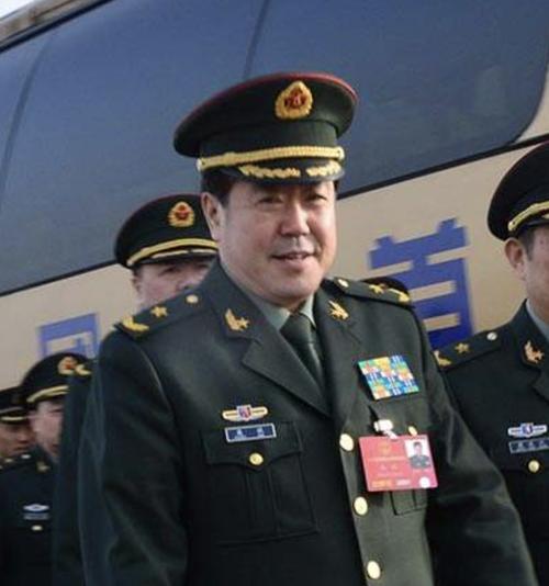 他49岁官至少将58岁中将是首任国防动员部部长如今63岁